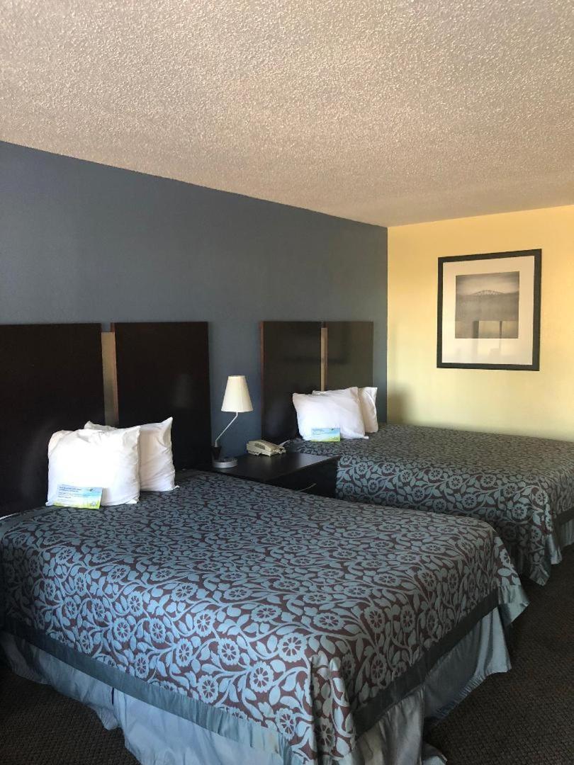Days Inn By Wyndham Eastland Εξωτερικό φωτογραφία