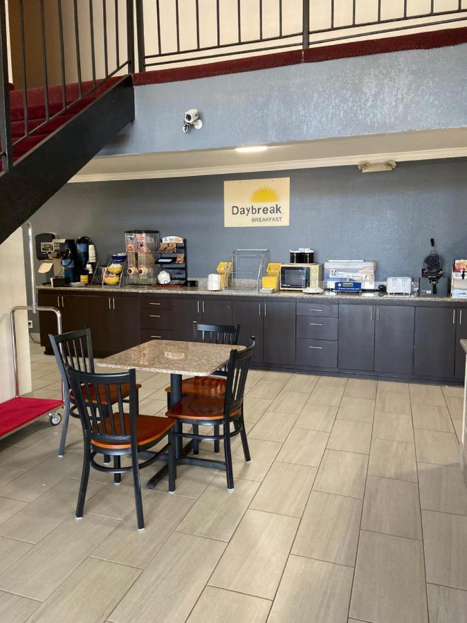 Days Inn By Wyndham Eastland Εξωτερικό φωτογραφία