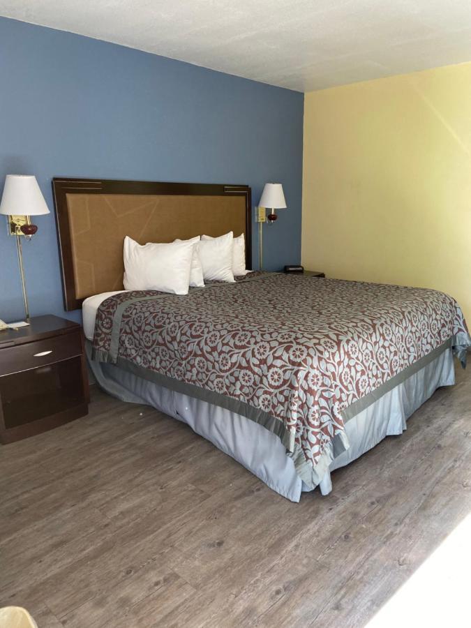 Days Inn By Wyndham Eastland Εξωτερικό φωτογραφία